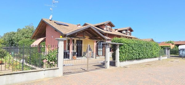 casa indipendente in vendita a Chivasso in zona Torassi