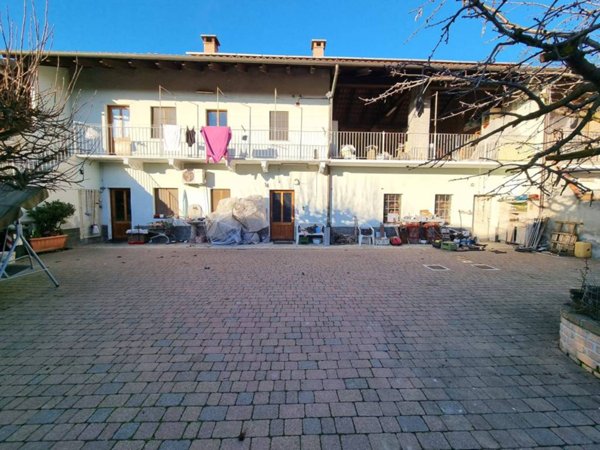 casa indipendente in vendita a Chivasso in zona Borghetto