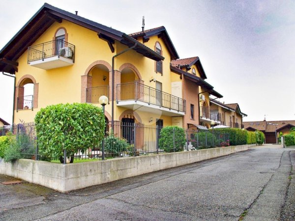 appartamento in vendita a Chivasso in zona Castelrosso