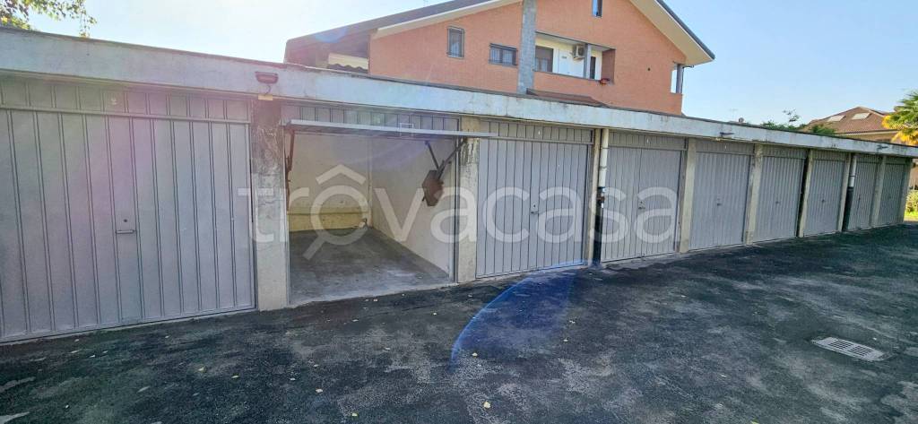 locale di sgombero in vendita a Chivasso