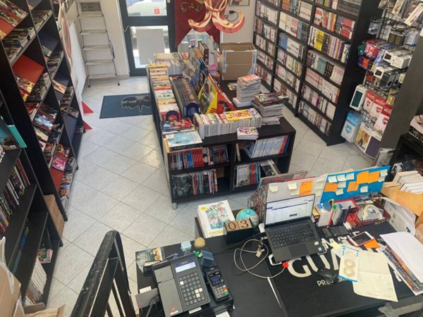negozio in vendita a Chivasso