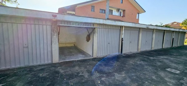 locale di sgombero in vendita a Chivasso