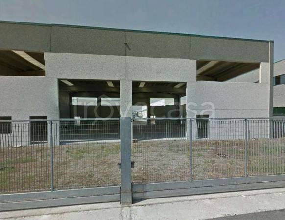 locale commerciale in vendita a Chivasso in zona Torassi