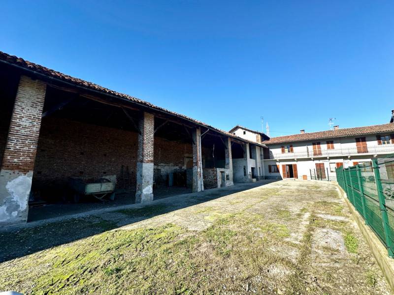 casa indipendente in vendita a Chivasso in zona Castelrosso