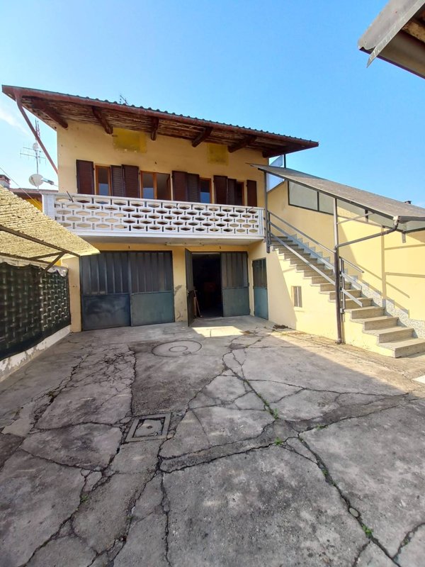 casa indipendente in vendita a Chivasso in zona Boschetto