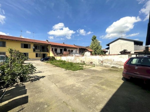 appartamento in vendita a Chivasso in zona Torassi