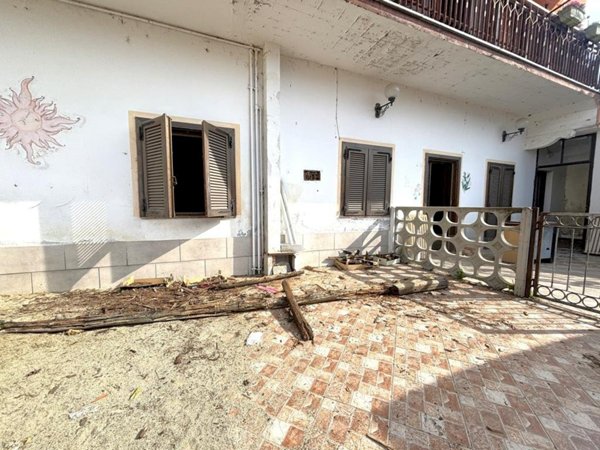 casa indipendente in vendita a Chivasso in zona Pratoregio