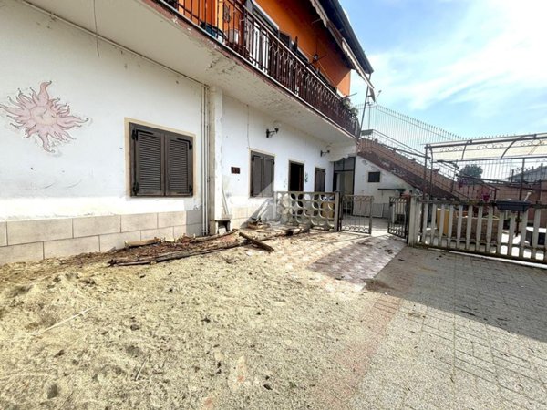 casa indipendente in vendita a Chivasso in zona Pratoregio