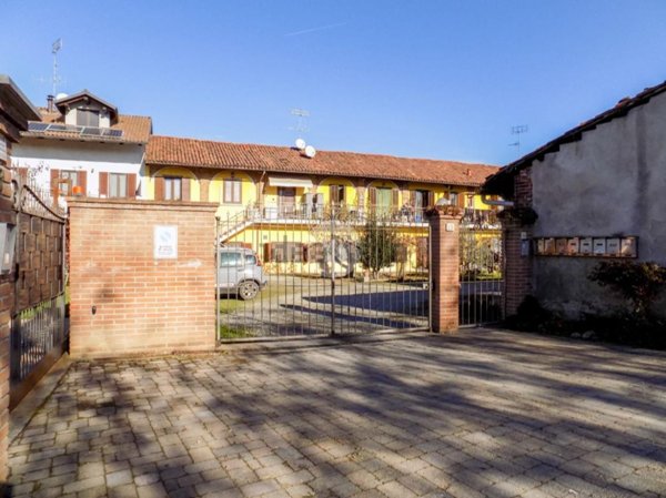 appartamento in vendita a Chivasso in zona Castelrosso
