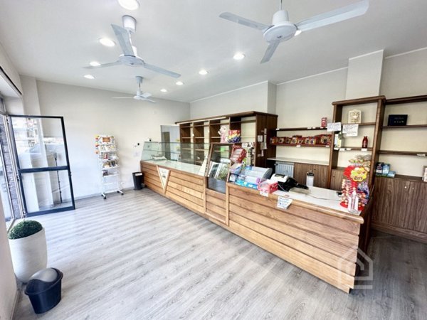 negozio in vendita a Chivasso