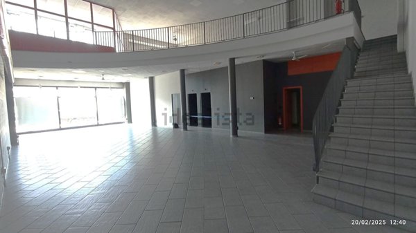 locale commerciale in vendita a Chivasso