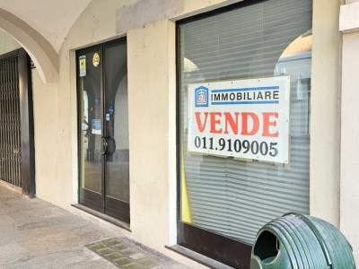 negozio in vendita a Chivasso