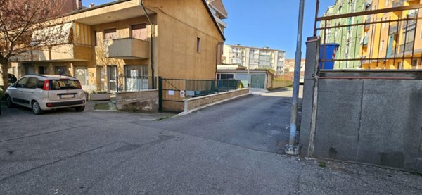 locale di sgombero in vendita a Chivasso