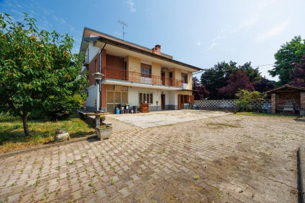 casa indipendente in vendita a Chivasso in zona Castelrosso