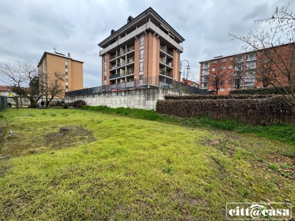 terreno edificabile in vendita a Chivasso