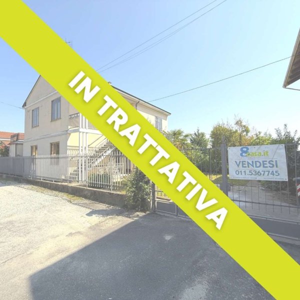 casa indipendente in vendita a Chivasso in zona Castelrosso