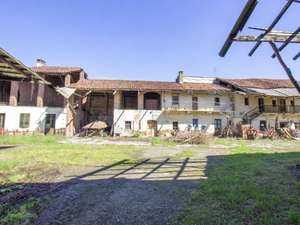 casa indipendente in vendita a Chivasso in zona Montegiove