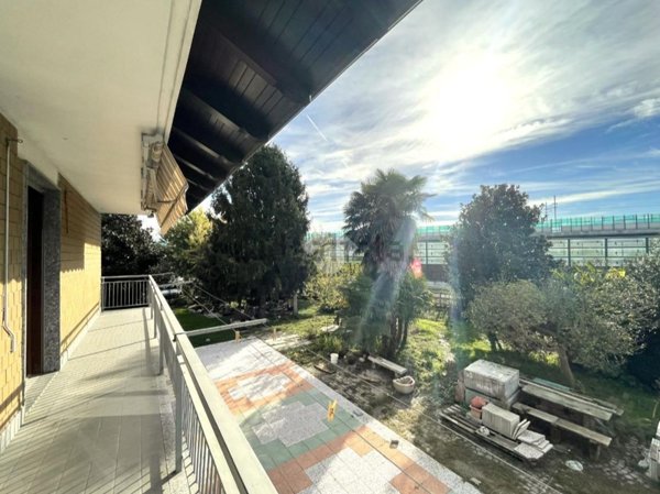casa indipendente in vendita a Chivasso in zona Pratoregio