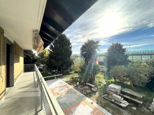 casa indipendente in vendita a Chivasso in zona Pratoregio