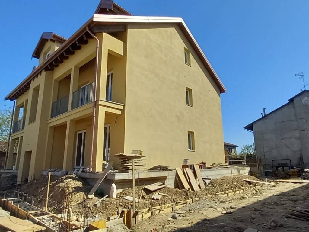 appartamento in vendita a Chivasso in zona Castelrosso