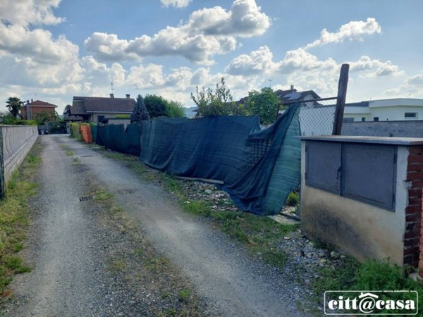 terreno edificabile in vendita a Chivasso in zona Castelrosso