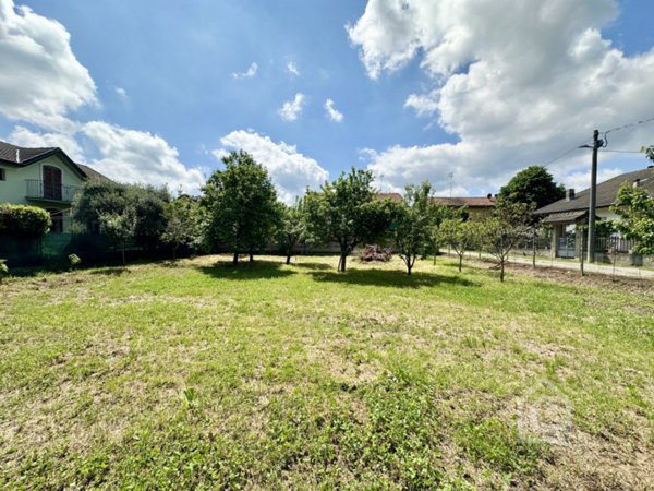 terreno edificabile in vendita a Chivasso in zona Castelrosso