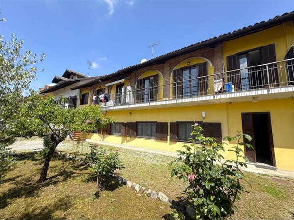 appartamento in vendita a Chivasso in zona Castelrosso