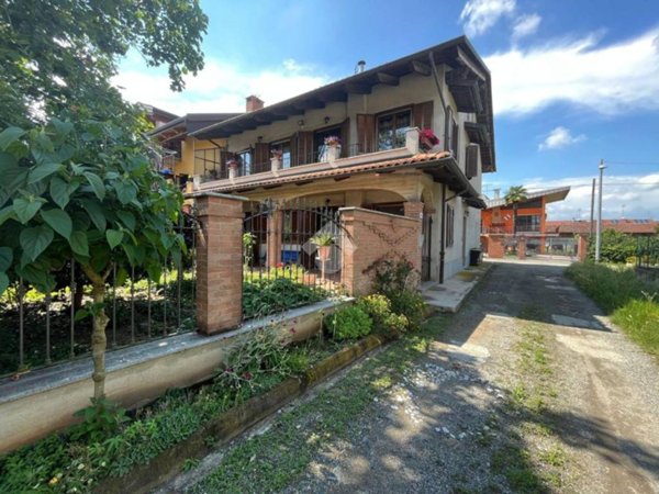 casa indipendente in vendita a Chivasso in zona Torassi