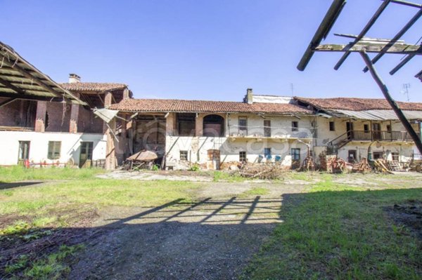 casa indipendente in vendita a Chivasso in zona Montegiove