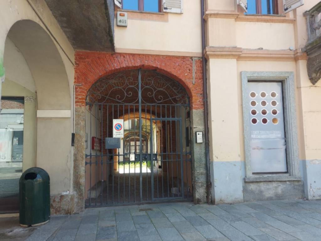 negozio in vendita a Chivasso