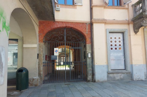 locale commerciale in vendita a Chivasso
