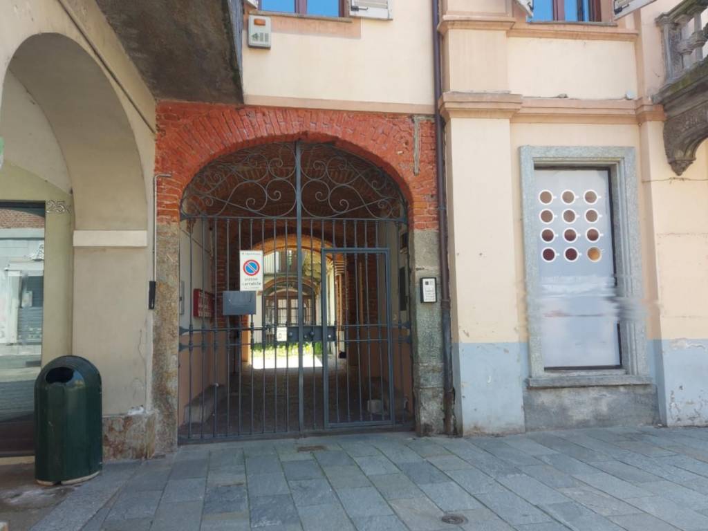 negozio in vendita a Chivasso