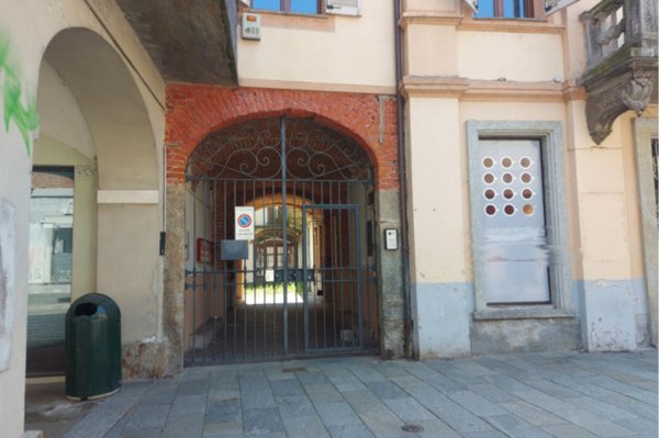 locale commerciale in vendita a Chivasso