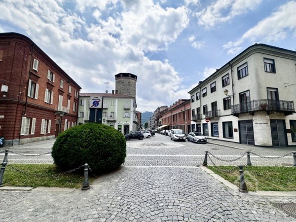 negozio in vendita a Chivasso