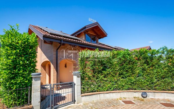 casa indipendente in vendita a Chivasso in zona Mosche