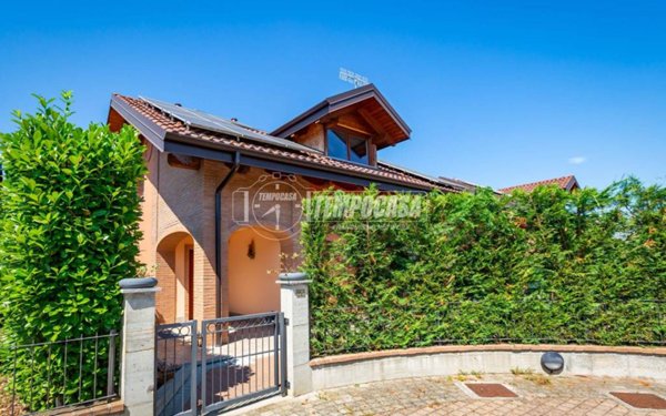 casa indipendente in vendita a Chivasso in zona Mosche
