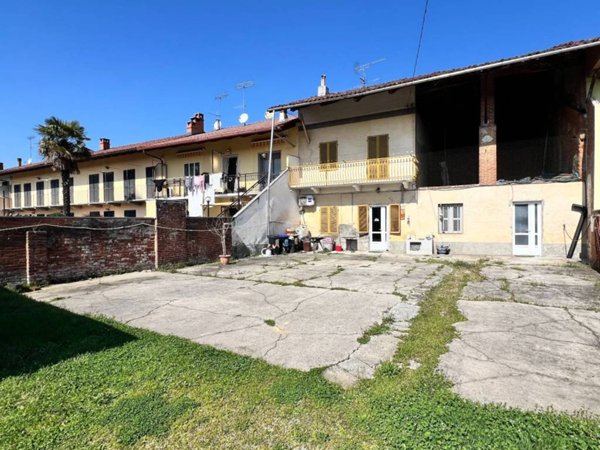 casa indipendente in vendita a Chivasso in zona Torassi