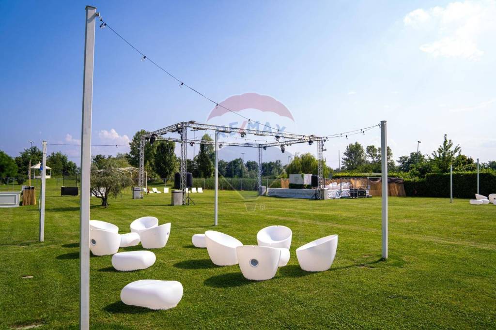 negozio in vendita a Chivasso