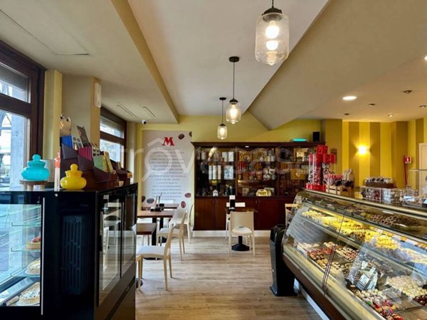 negozio in vendita a Chivasso