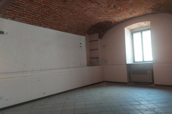 negozio in vendita a Chivasso