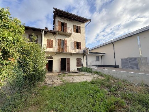 pentavano in vendita a Chivasso in zona Castelrosso
