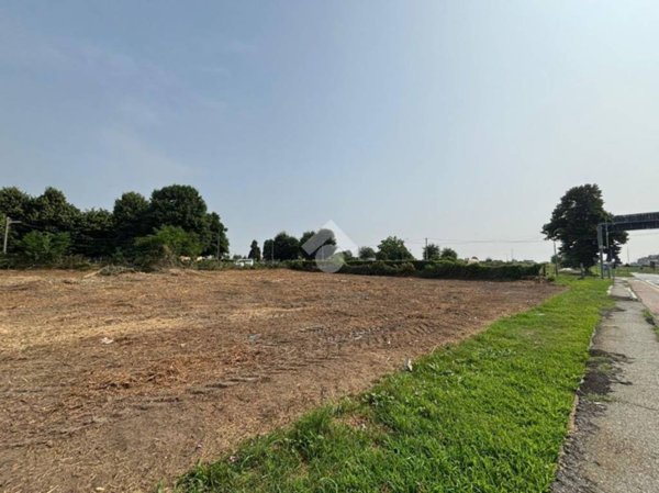 terreno edificabile in vendita a Chivasso