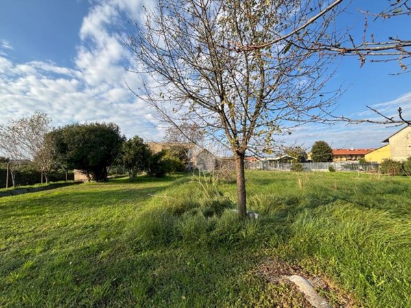 terreno edificabile in vendita a Chivasso in zona Torassi