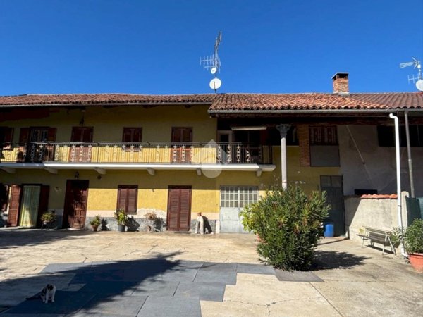 casale in vendita a Chivasso in zona Boschetto