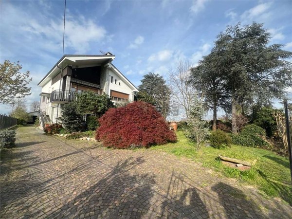 casa indipendente in vendita a Chivasso in zona Torassi