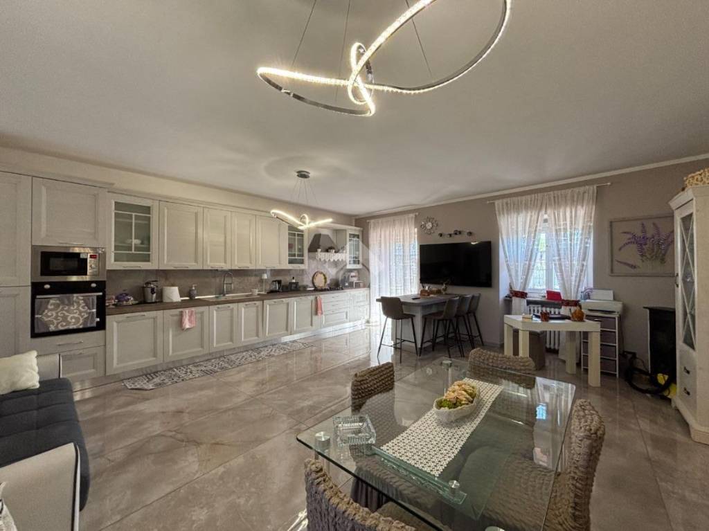 casa indipendente in vendita a Chivasso in zona Boschetto