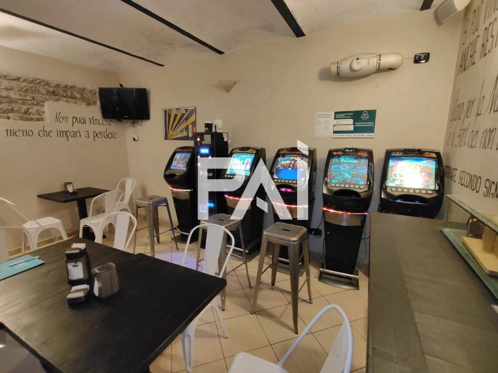 negozio in vendita a Chivasso