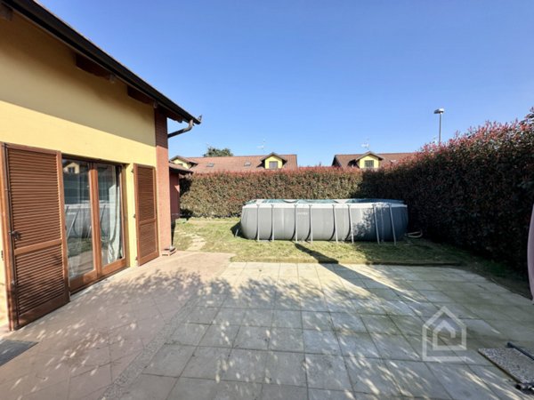 casa indipendente in vendita a Chivasso in zona Castelrosso