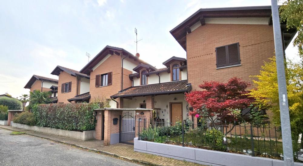 casa indipendente in vendita a Chivasso in zona Castelrosso