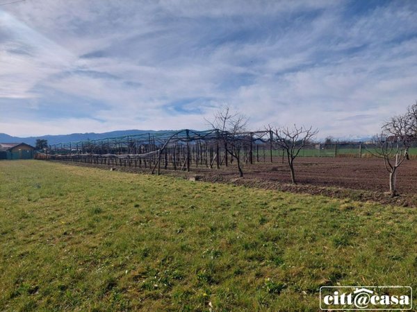 terreno edificabile in vendita a Chivasso in zona Torassi